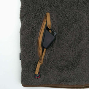 Mobile Warming fleece vest pocket with battery and power cable