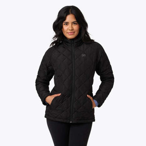 Woman wearing a black Mobile Warming quilted jacket with a front zipper and side pockets