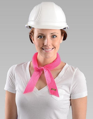 Woman wearing a white hard hat and a pink cooling neck scarf