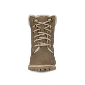Cloud Nine Sheepskin brown lace up winter boot with cream shearling lining